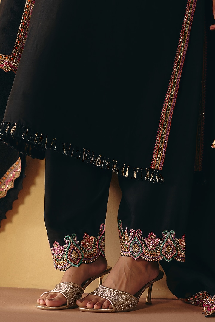 Black Silk Resham Embroidered Straight Kurta Set by Mrunalini Rao at Pernia's Pop Up Shop