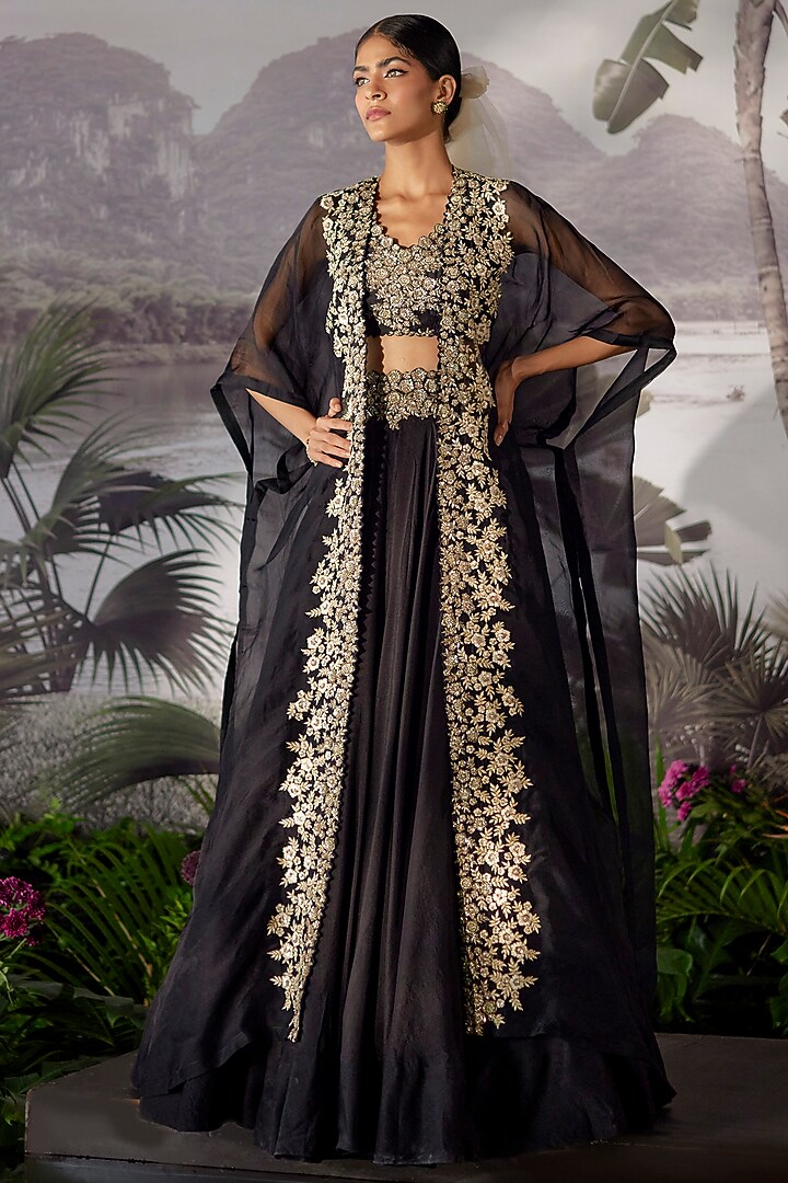 Black Embroidered Cape Set by Mrunalini Rao at Pernia's Pop Up Shop