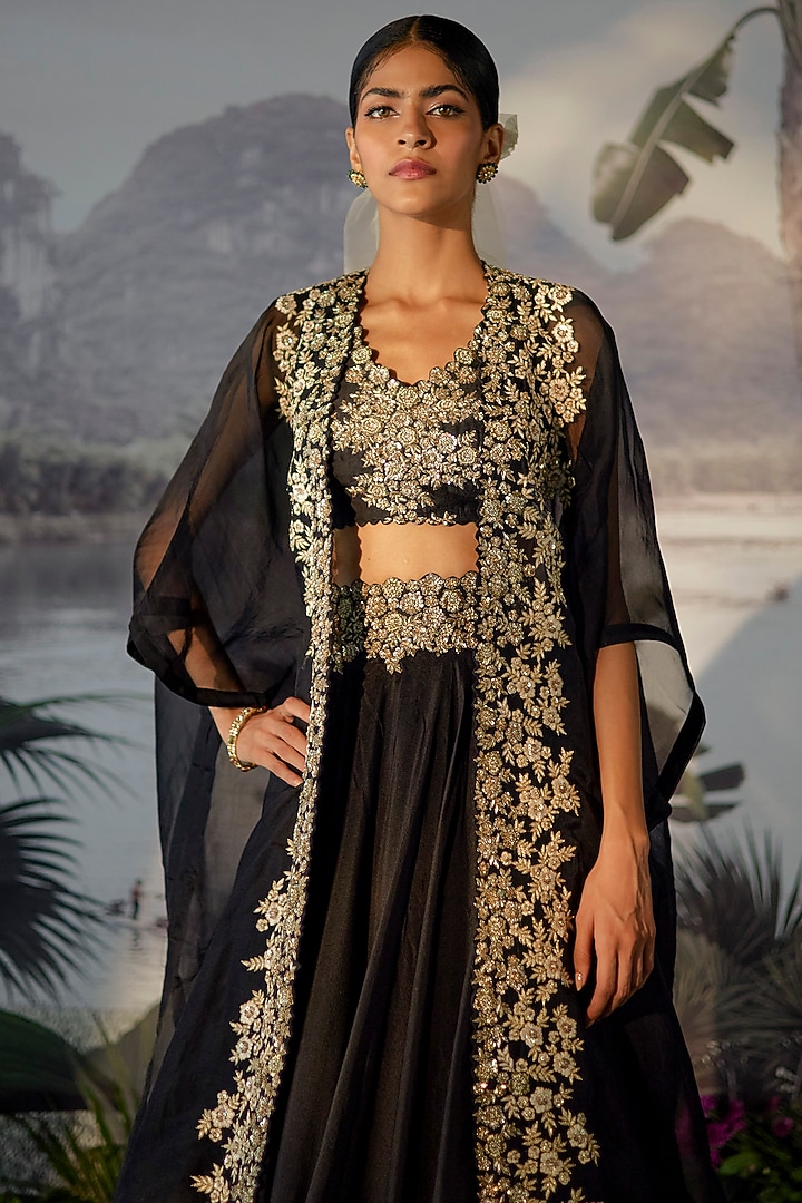 Black Embroidered Cape Set by Mrunalini Rao at Pernia's Pop Up Shop