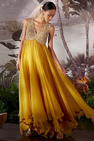Yellow Embroidered Tunic Set by Mrunalini Rao
