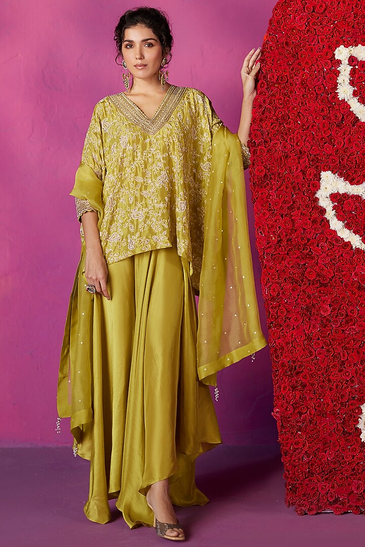 Lime Green Pure Silk Resham & Pearl Hand Embroidered Short Kurta Set by Mrunalini Rao at Pernia's Pop Up Shop