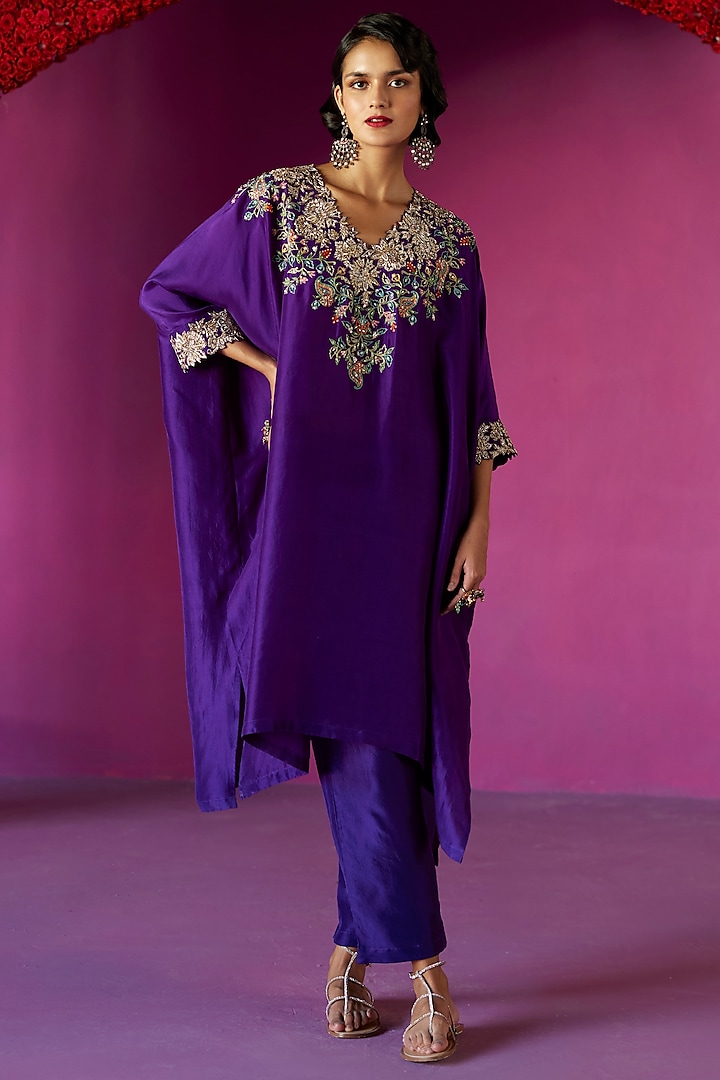 Purple Pure Silk Hand Embroidered Kurta Set by Mrunalini Rao at Pernia's Pop Up Shop