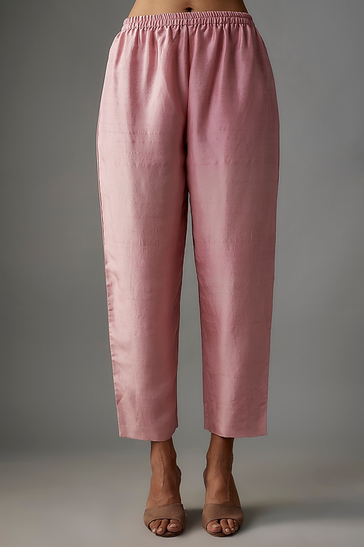 Baby Pink Pure Silk Hand Embroidered Kurta Set by Mrunalini Rao at Pernia's Pop Up Shop