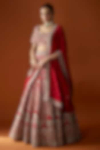 Red Raw Silk Jaal Embroidered Bridal Lehenga Set by Mrunalini Rao at Pernia's Pop Up Shop