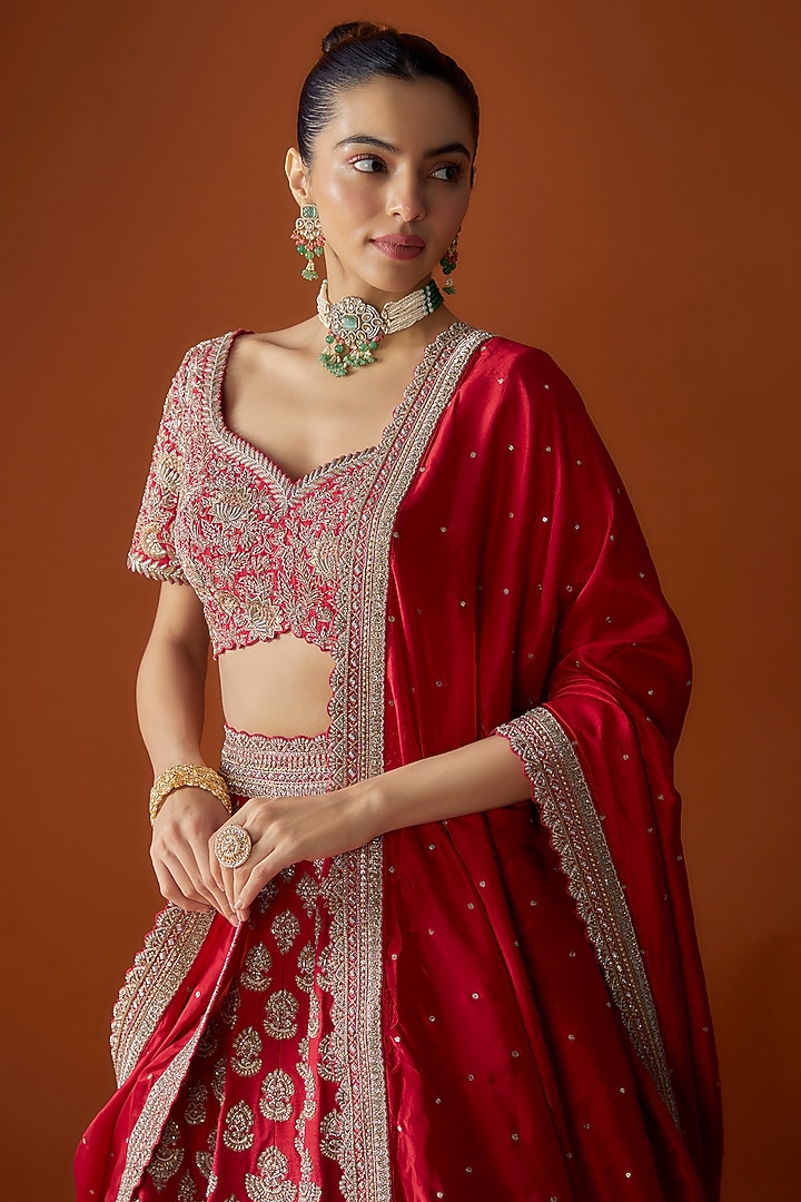 Red Raw Silk Jaal Embroidered Bridal Lehenga Set by Mrunalini Rao at Pernia's Pop Up Shop