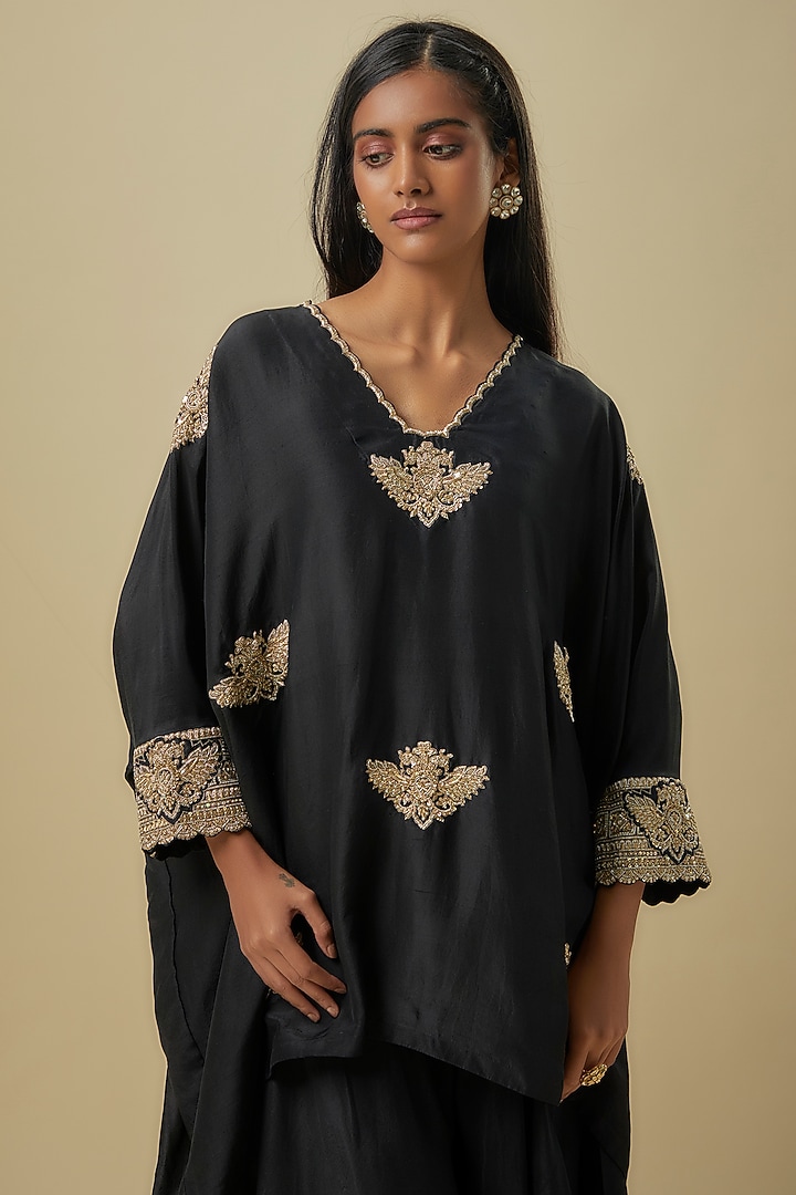 Black Pure Silk Zardosi Hand Embroidered Short Cuff Kurta Set by Mrunalini Rao at Pernia's Pop Up Shop