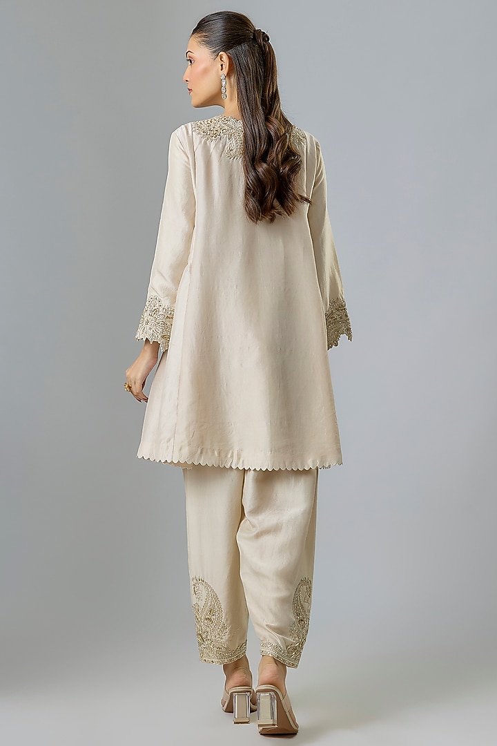 Ivory Pure Silk Zardosi Hand Embroidered A-Line Kurta Set by Mrunalini Rao at Pernia's Pop Up Shop