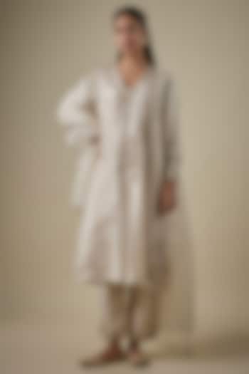 Ivory Pure Silk Hand Embroidered A-Line Kurta Set by Mrunalini Rao at Pernia's Pop Up Shop