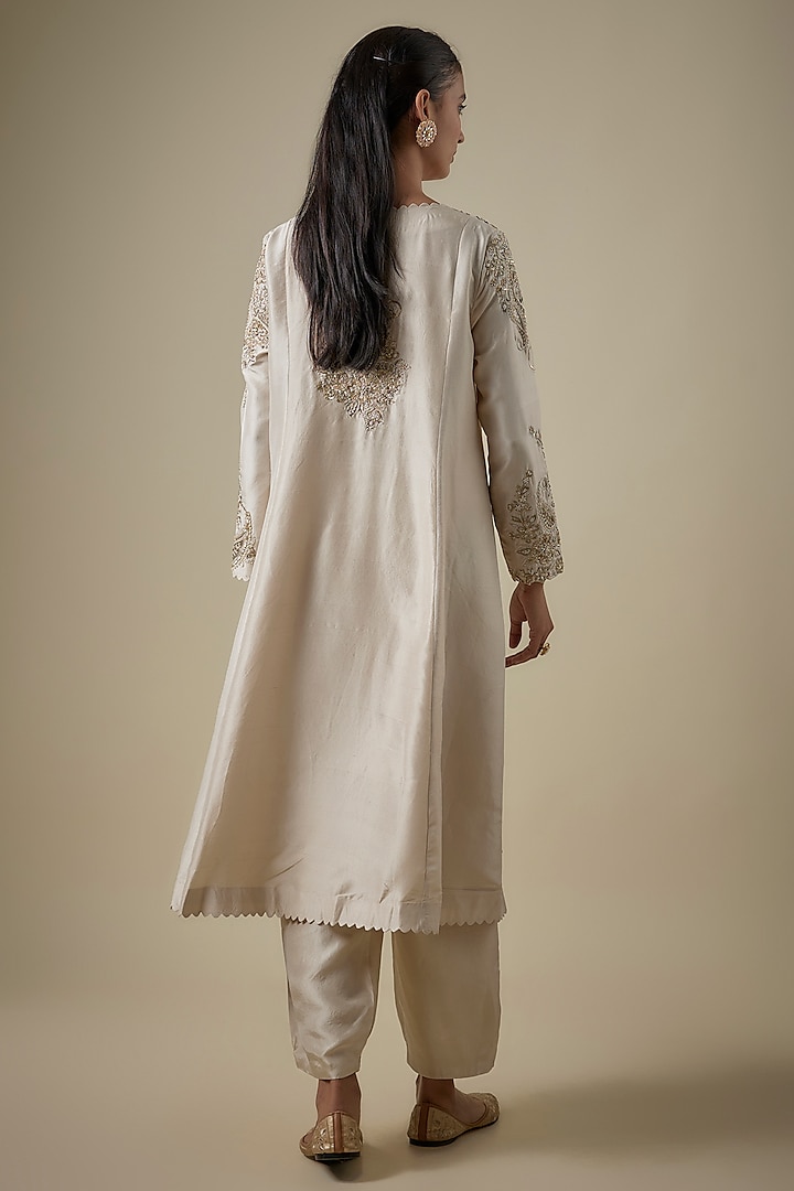 Ivory Pure Silk Hand Embroidered A-Line Kurta Set by Mrunalini Rao at Pernia's Pop Up Shop