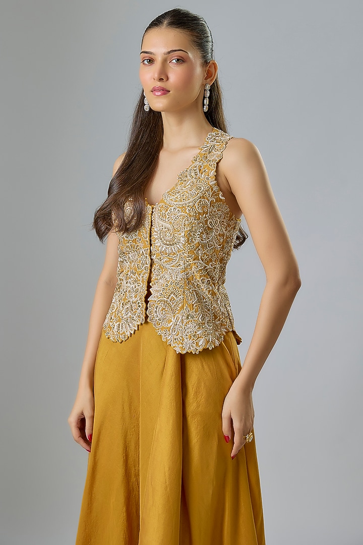 Yellow Ochre Raw Silk Skirt Set by Mrunalini Rao at Pernia's Pop Up Shop