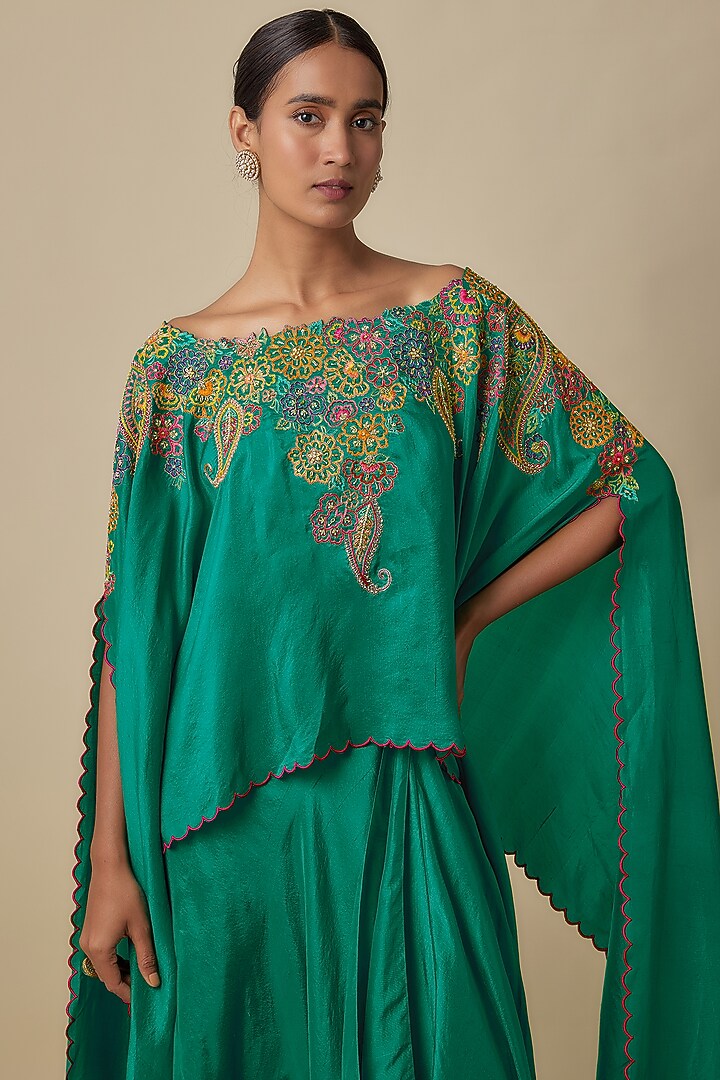Green Pure Silk Hand Embroidered Cape Set by Mrunalini Rao at Pernia's Pop Up Shop