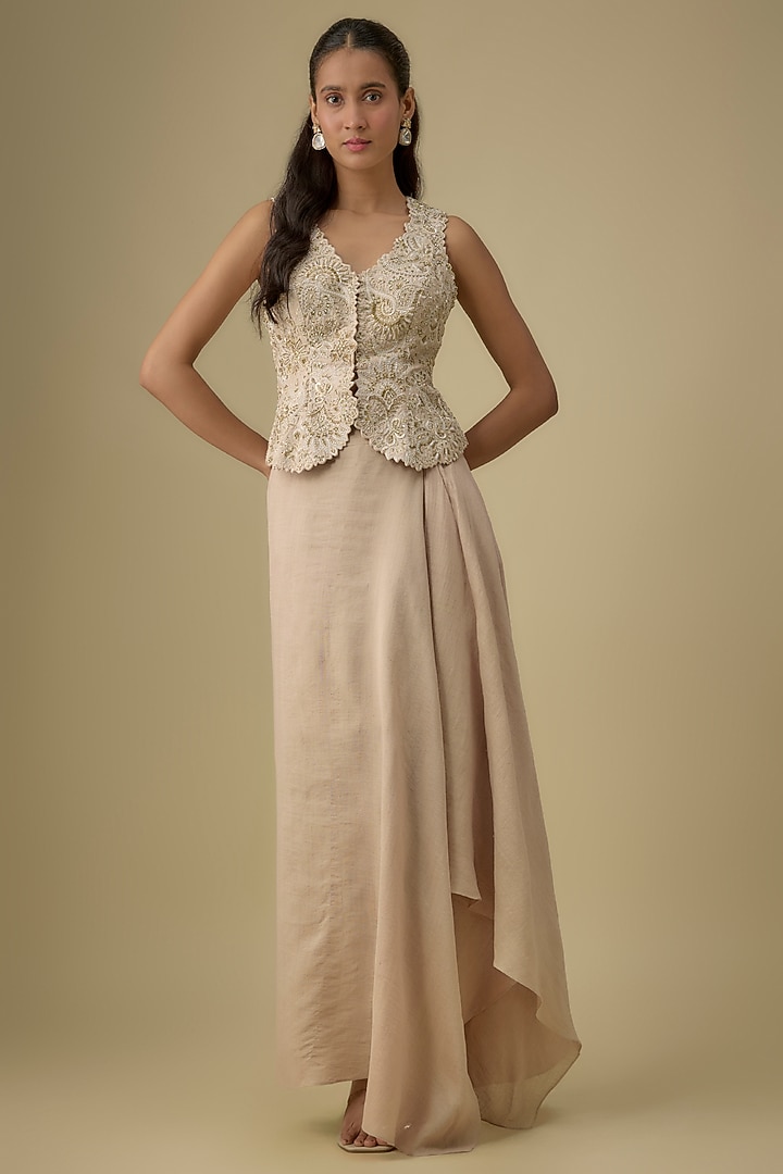 Ivory Raw Silk & Matka Silk Skirt Set by Mrunalini Rao at Pernia's Pop Up Shop