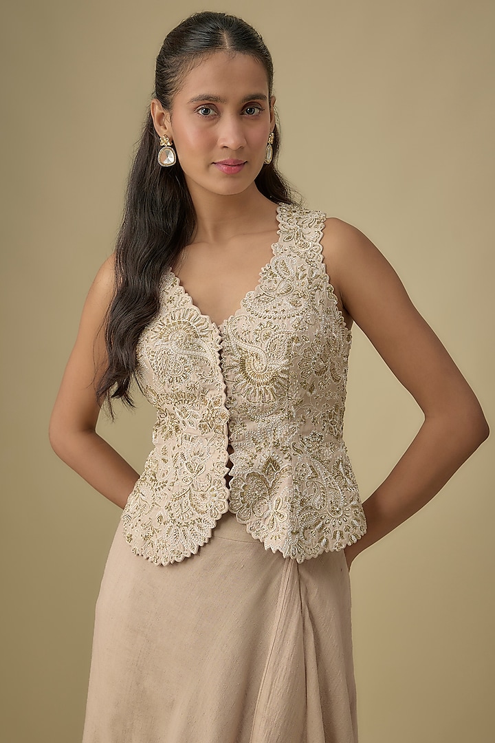 Ivory Raw Silk & Matka Silk Skirt Set by Mrunalini Rao at Pernia's Pop Up Shop