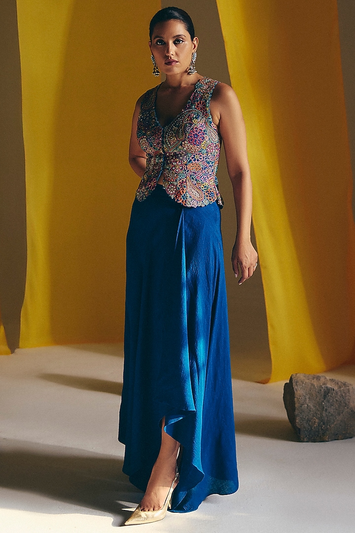 Vivid Blue Matka Silk Draped Skirt Set by Mrunalini Rao at Pernia's Pop Up Shop