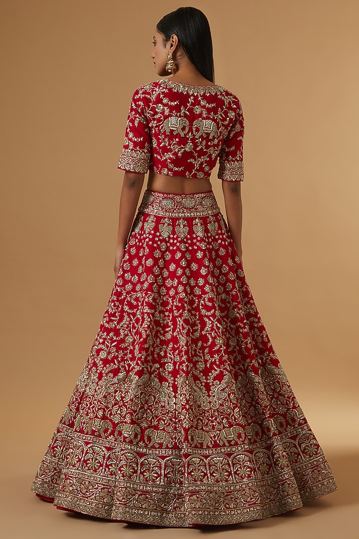 Red Raw Silk Bridal Lehenga Set by Mrunalini Rao at Pernia's Pop Up Shop