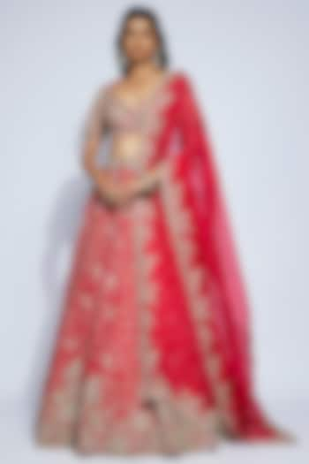 Red Raw Silk Resham & Zardosi Embroidered Bridal Lehenga Set by Mrunalini Rao at Pernia's Pop Up Shop