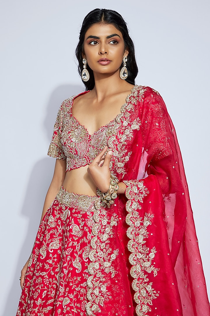 Red Raw Silk Resham & Zardosi Embroidered Bridal Lehenga Set by Mrunalini Rao at Pernia's Pop Up Shop
