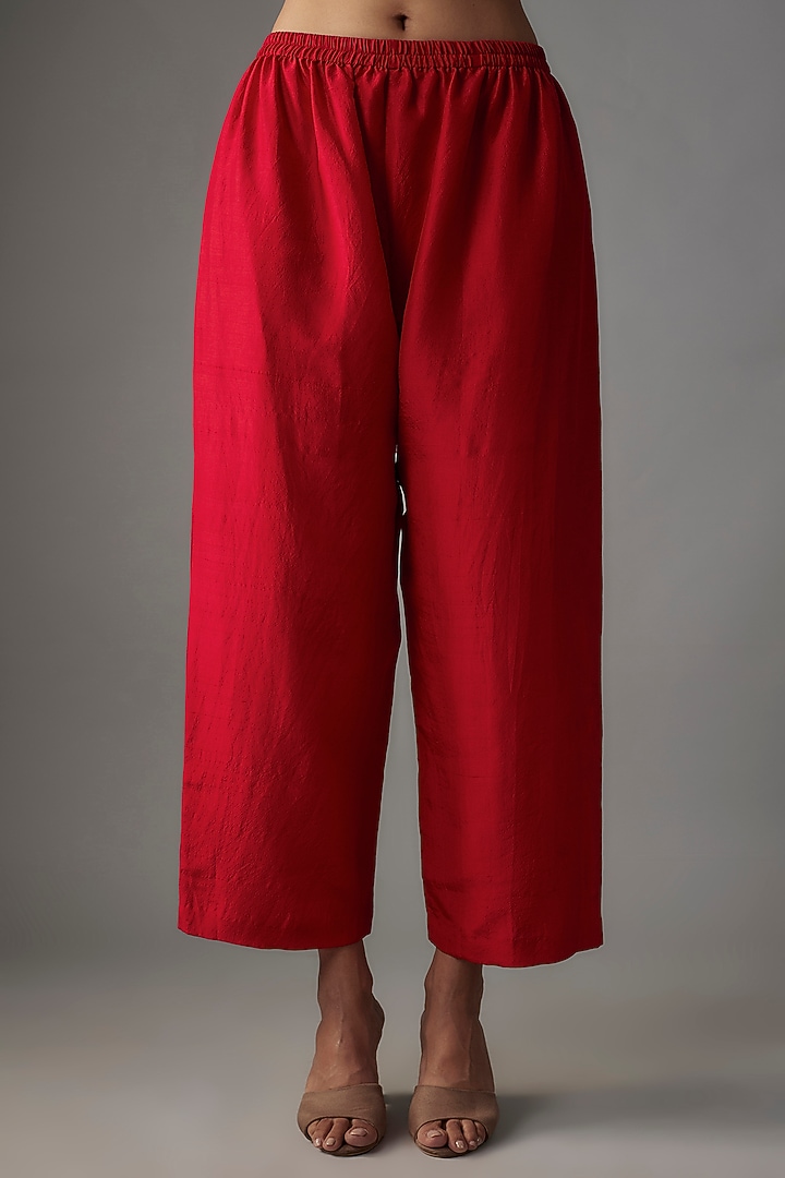 Red Pure Silk Hand Embroidered Kurta Set by Mrunalini Rao at Pernia's Pop Up Shop