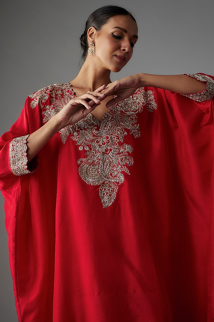 Red Pure Silk Hand Embroidered Kurta Set by Mrunalini Rao at Pernia's Pop Up Shop
