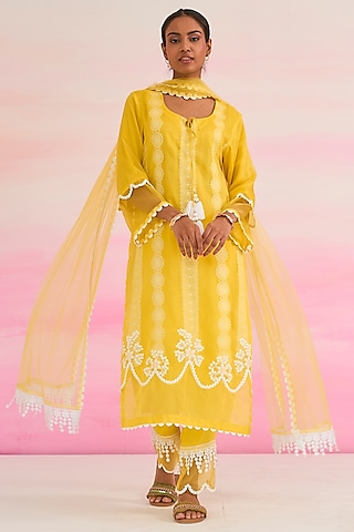Yellow Organza Lace Embroidered Straight Kurta Set by Ruzhan