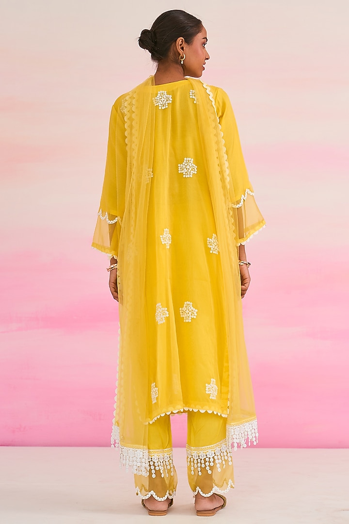 Yellow Organza Lace Embroidered Straight Kurta Set by Ruzhan at Pernia's Pop Up Shop