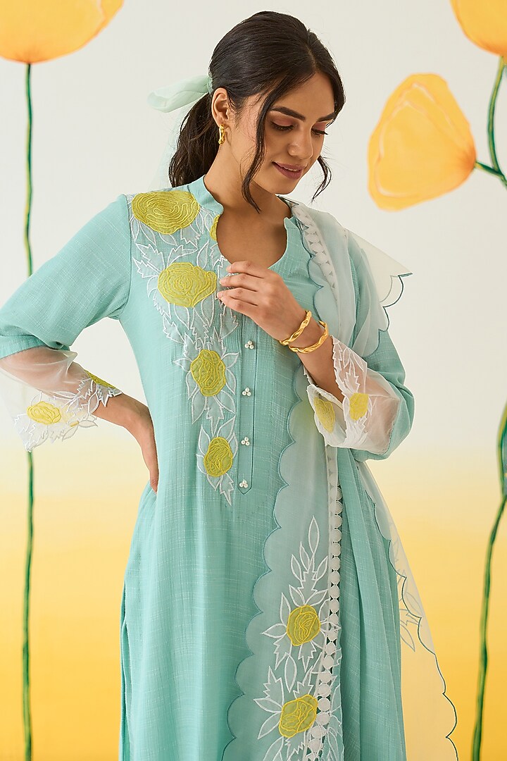 Blue Linen Georgette Applique Kurta Set by Ruzhan at Pernia's Pop Up Shop
