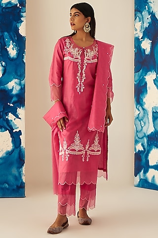 Pink Organza Georgette Hand Embroidered Kurta Set by Ruzhan