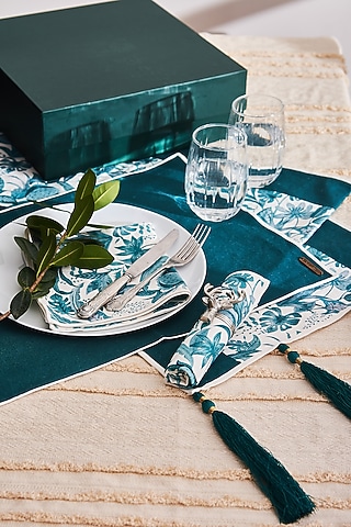 Teal & White Printed Tablescape Set by Rishi & Vibhuti - Homeware