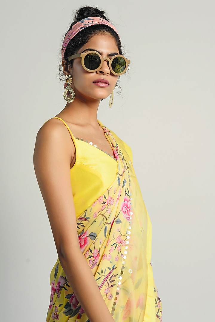 Yellow Printed Party Wear Saree Set by Rishi & Vibhuti Pret at Pernia's Pop Up Shop