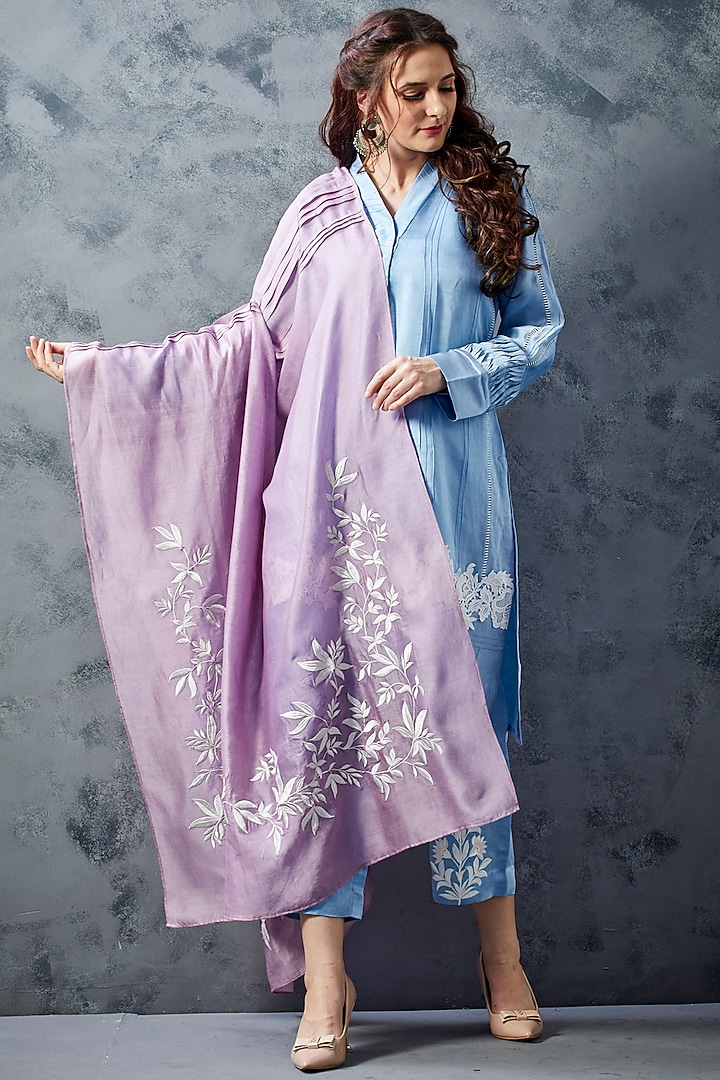 Blue Embroidered Kurta Set by The Royaleum Atelier at Pernia's Pop Up Shop