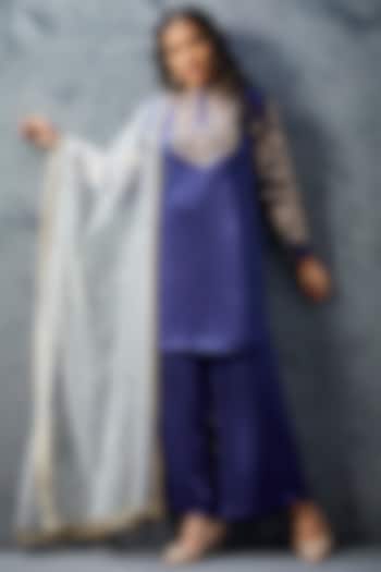 Purple Hand Embroidered Kurta Set by The Royaleum Atelier at Pernia's Pop Up Shop