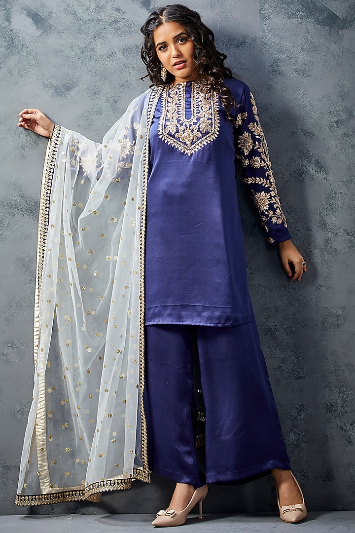 Purple Hand Embroidered Kurta Set by The Royaleum Atelier at Pernia's Pop Up Shop