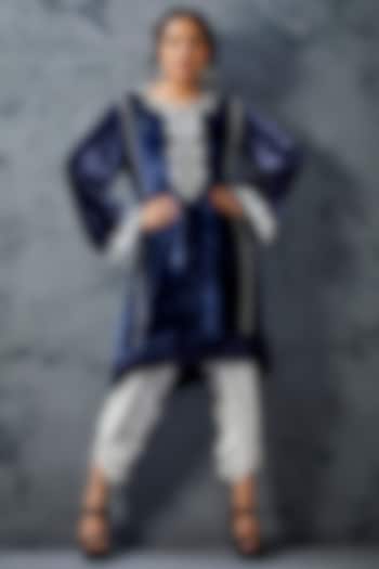 Midnight Blue Hand Embroidered Kurta Set by The Royaleum Atelier at Pernia's Pop Up Shop