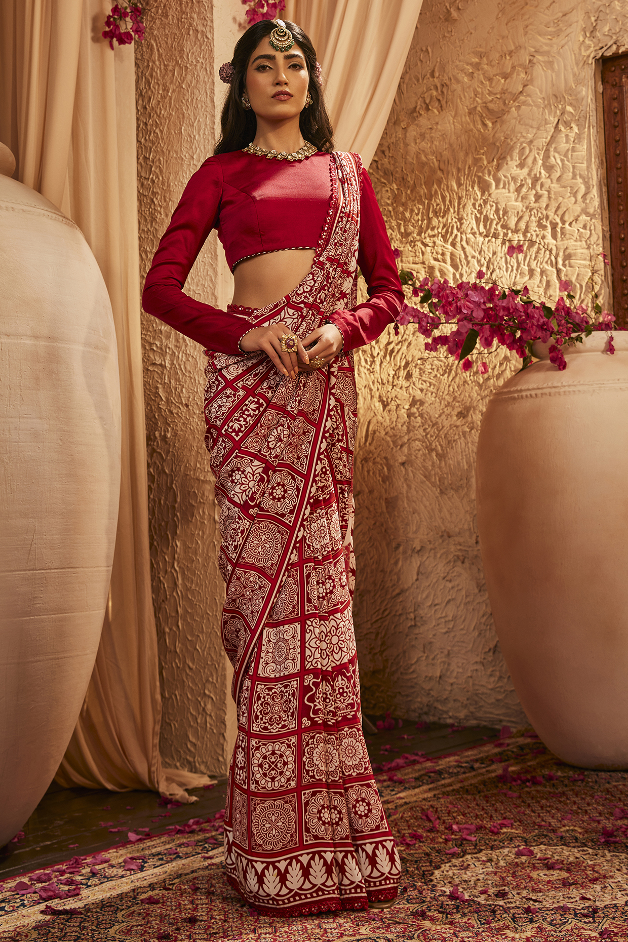Red & White Silk Bandhani Saree Set by The Royaleum Atelier at Pernia's Pop Up Shop