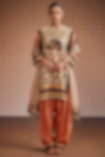 Ivory Silk Motifs Printed Kurta Set by The Royaleum Atelier at Pernia's Pop Up Shop