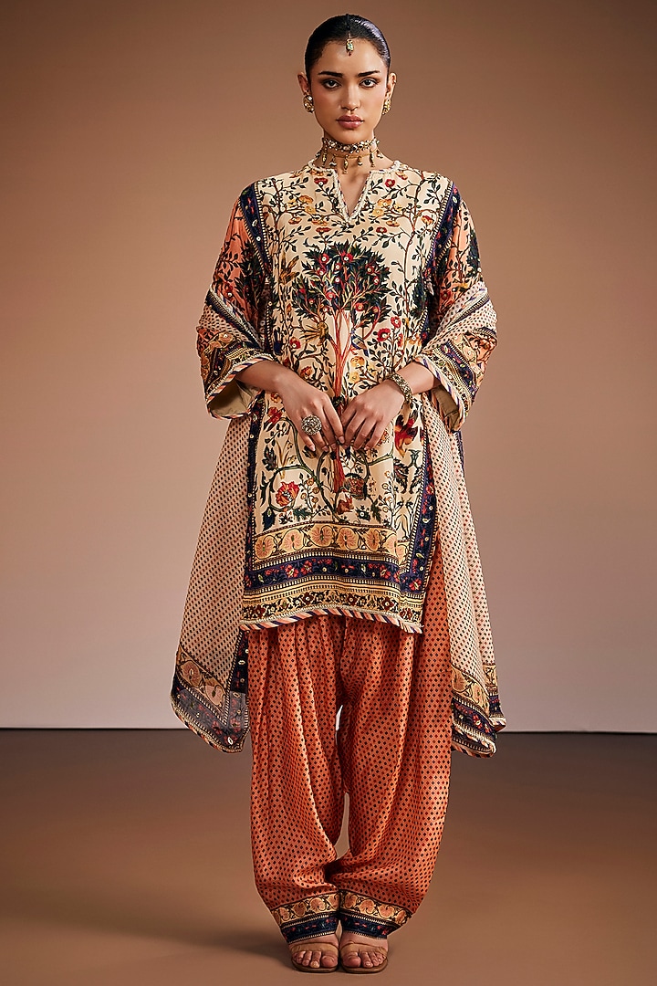 Ivory Silk Motifs Printed Kurta Set by The Royaleum Atelier at Pernia's Pop Up Shop