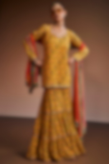 Yellow Silk Floral Printed Kurta Set by The Royaleum Atelier at Pernia's Pop Up Shop