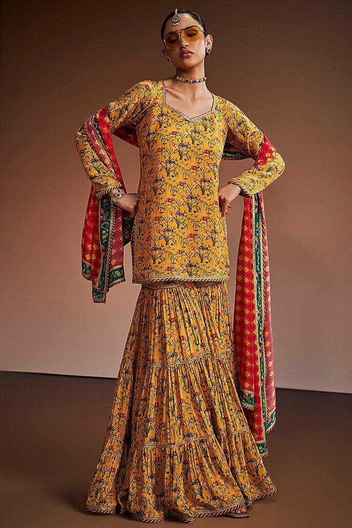 Yellow Silk Floral Printed Kurta Set by The Royaleum Atelier at Pernia's Pop Up Shop