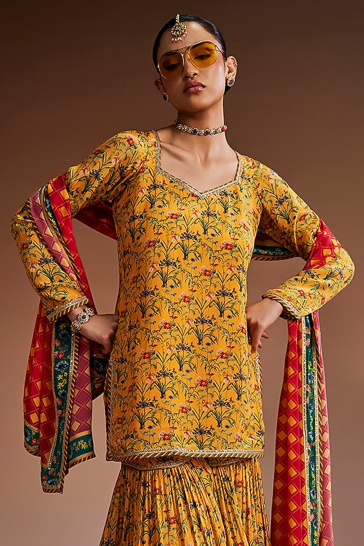 Yellow Silk Floral Printed Kurta Set by The Royaleum Atelier at Pernia's Pop Up Shop