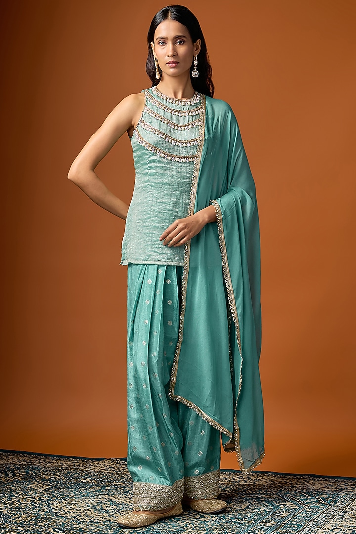 Aquamarine Chiffon Silk Zari Embroidered Kurta Set by Rayasha Khan at Pernia's Pop Up Shop