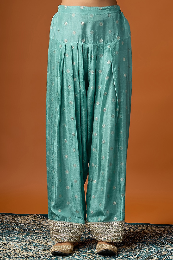 Aquamarine Chiffon Silk Zari Embroidered Kurta Set by Rayasha Khan at Pernia's Pop Up Shop