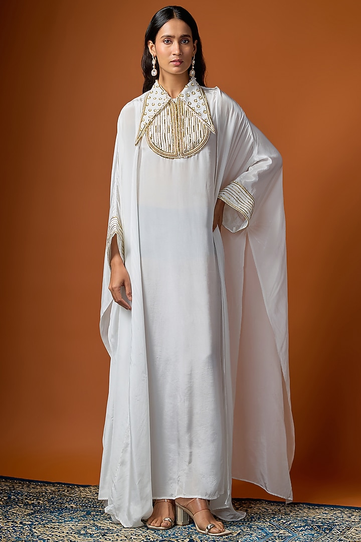 White Pure Crepe Zari Embroidered Kaftan by Rayasha Khan at Pernia's Pop Up Shop
