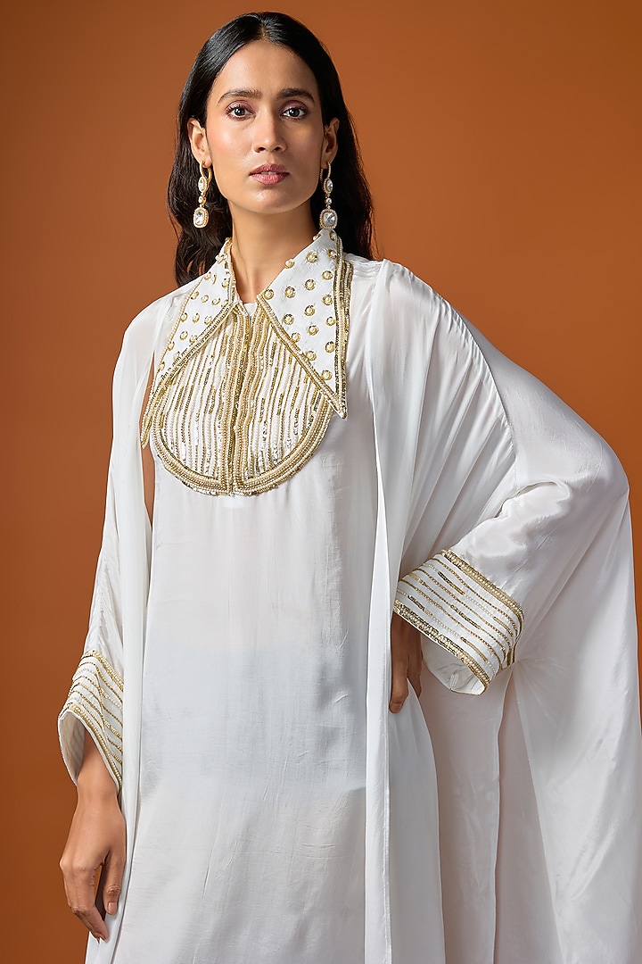White Pure Crepe Zari Embroidered Kaftan by Rayasha Khan at Pernia's Pop Up Shop