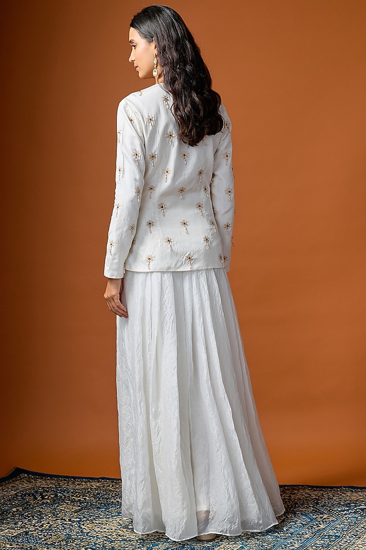 White Shimmer Silk Pleated Skirt Set by Rayasha Khan at Pernia's Pop Up Shop