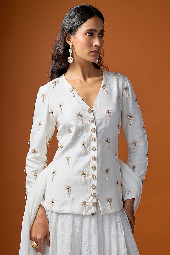 White Shimmer Silk Pleated Skirt Set by Rayasha Khan at Pernia's Pop Up Shop