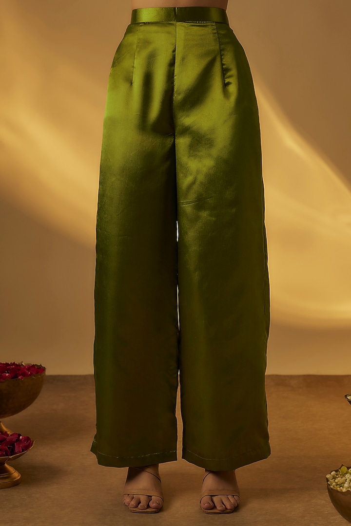 Mehendi Green Russian Silk Hand Embroidered Kurta Set by Rayasha Khan at Pernia's Pop Up Shop