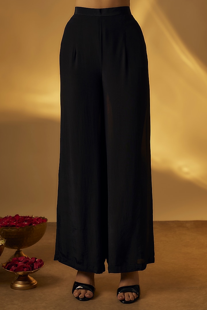 Black Russian Silk Hand Embroidered Kurta Set by Rayasha Khan at Pernia's Pop Up Shop