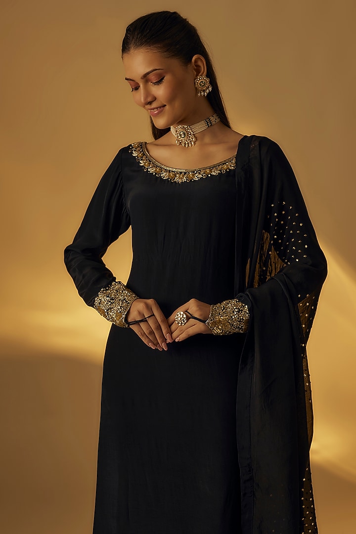 Black Russian Silk Hand Embroidered Kurta Set by Rayasha Khan at Pernia's Pop Up Shop