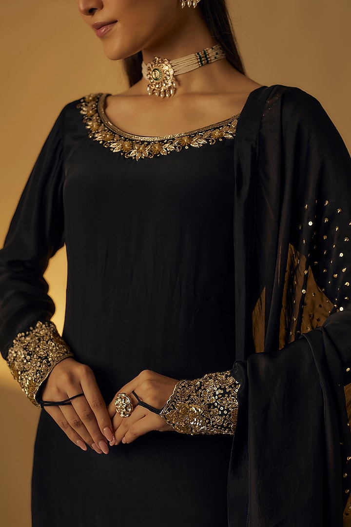 Black Russian Silk Hand Embroidered Kurta Set by Rayasha Khan at Pernia's Pop Up Shop