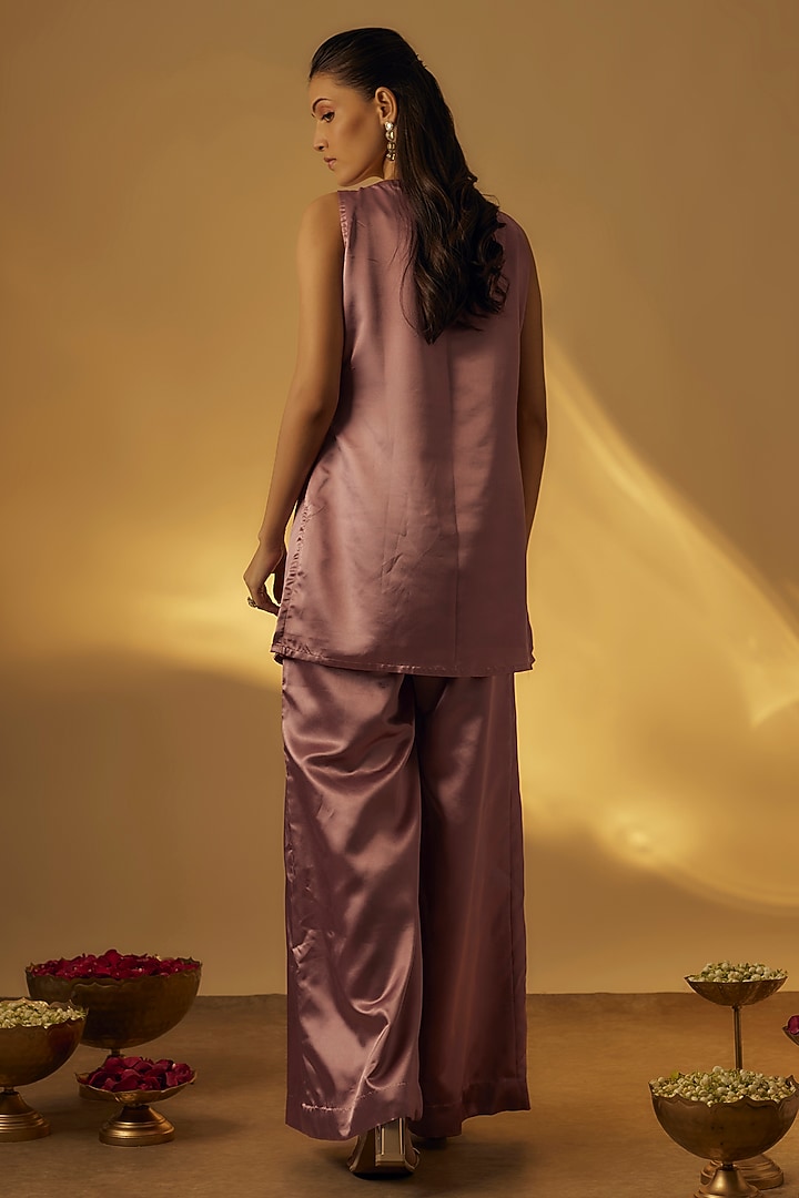 Dusty Pink Russian Silk Sequins Work Short Kurta Set by Rayasha Khan at Pernia's Pop Up Shop